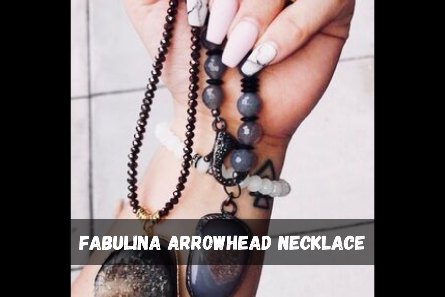 Fabulina Arrowhead Necklace